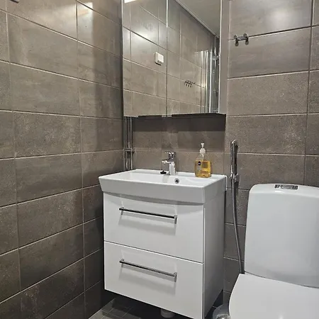 - Sisaeltaeae Parkkipaikan *