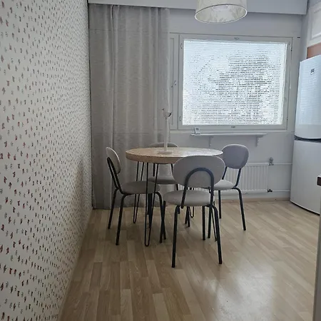 - Sisaeltaeae Parkkipaikan Apartment *