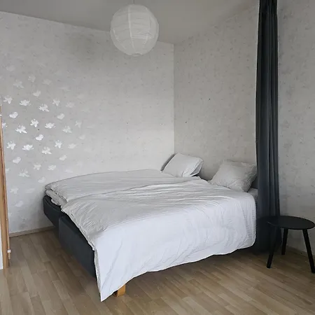 - Sisaeltaeae Parkkipaikan Daire Laitila